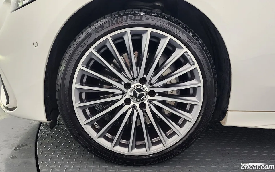 Mercedes-Benz C-Class C300 AMG Line 2022 — миниатюра 2