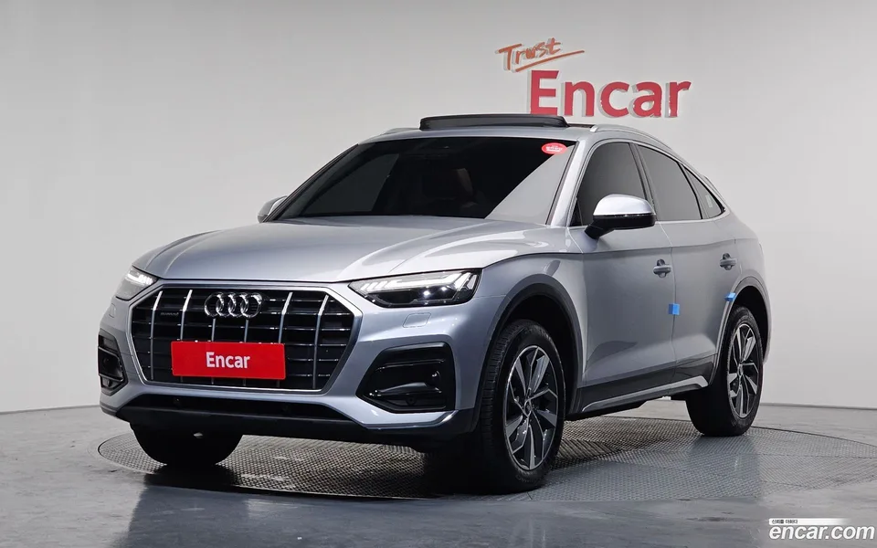 Audi Q5 45 TFSI 2022 — фото 1, купить с доставкой в Москву