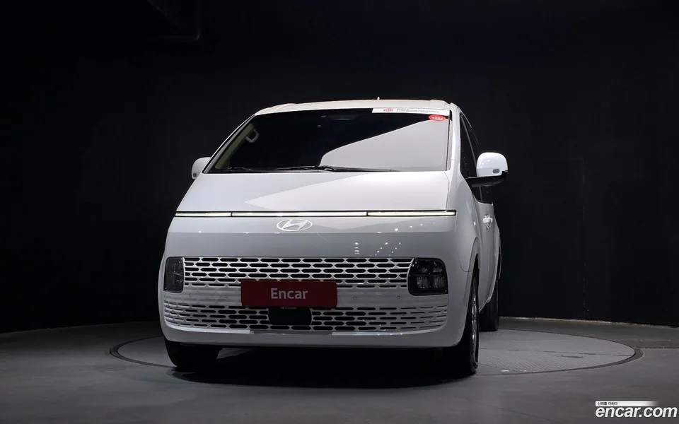 Hyundai Staria 5 2024 — миниатюра 3