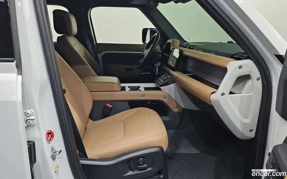 Land Rover Defender 110 P300 X- SE 2025 — миниатюра 3