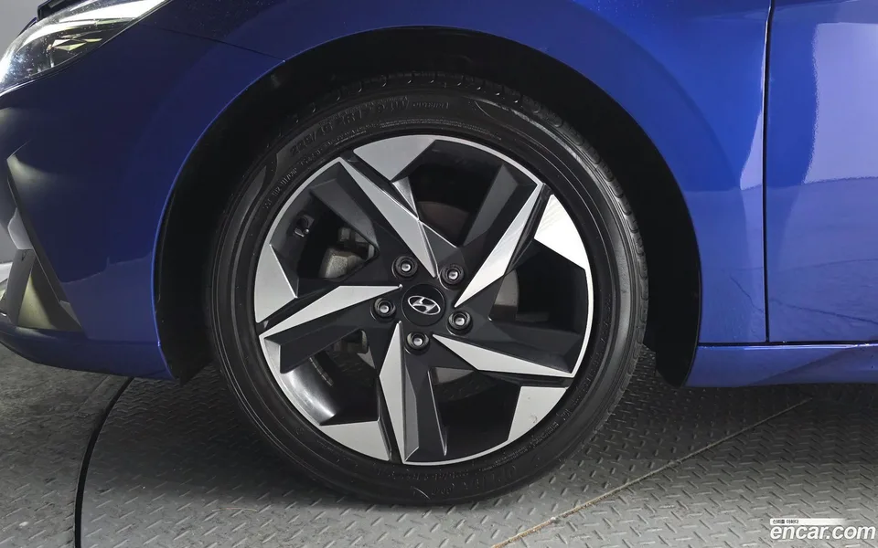 Hyundai Avante Hybrid 2023 — миниатюра 2