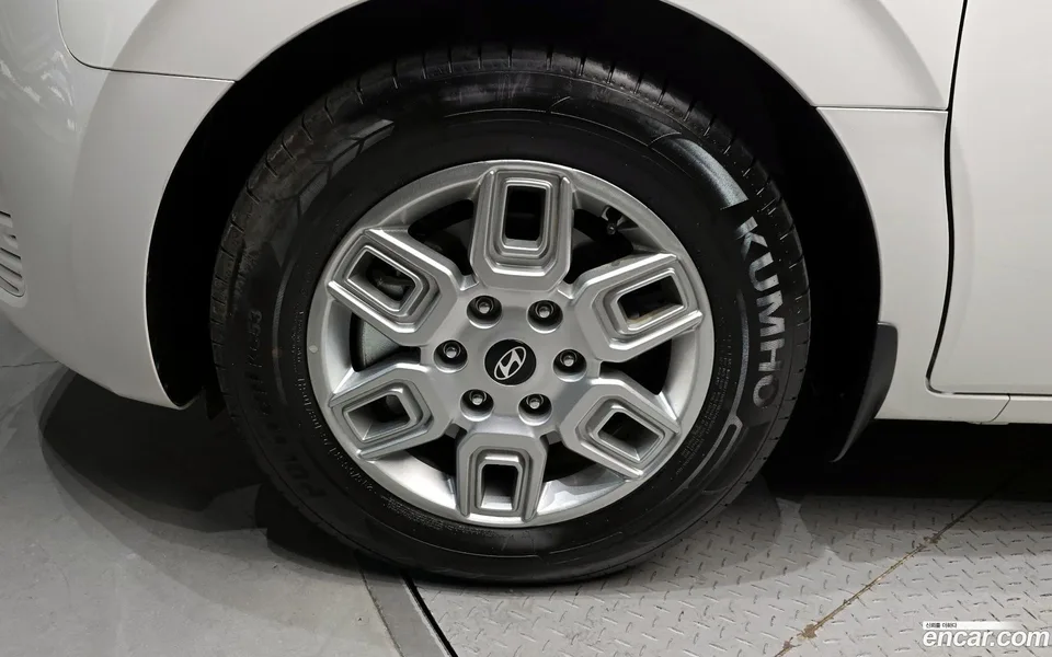 Hyundai Staria 5 2024 — миниатюра 2