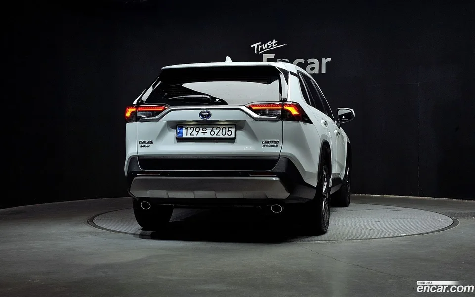 Toyota RAV4 2.5 4WD LTD 2023 — миниатюра 4