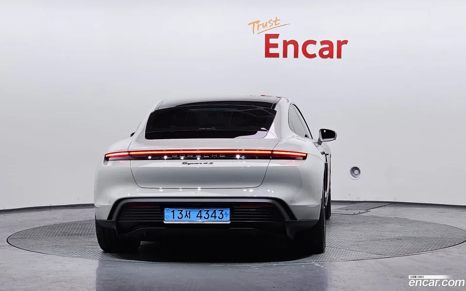 Porsche Taycan 4S 2025 — миниатюра 4