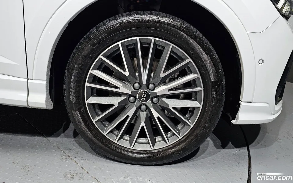 Audi Q3 40 TFSI 2025 — миниатюра 5