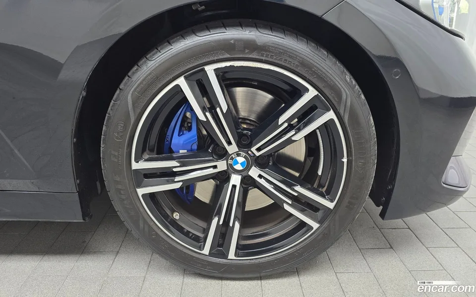 BMW 3 Series 320i M 2023 — миниатюра 5