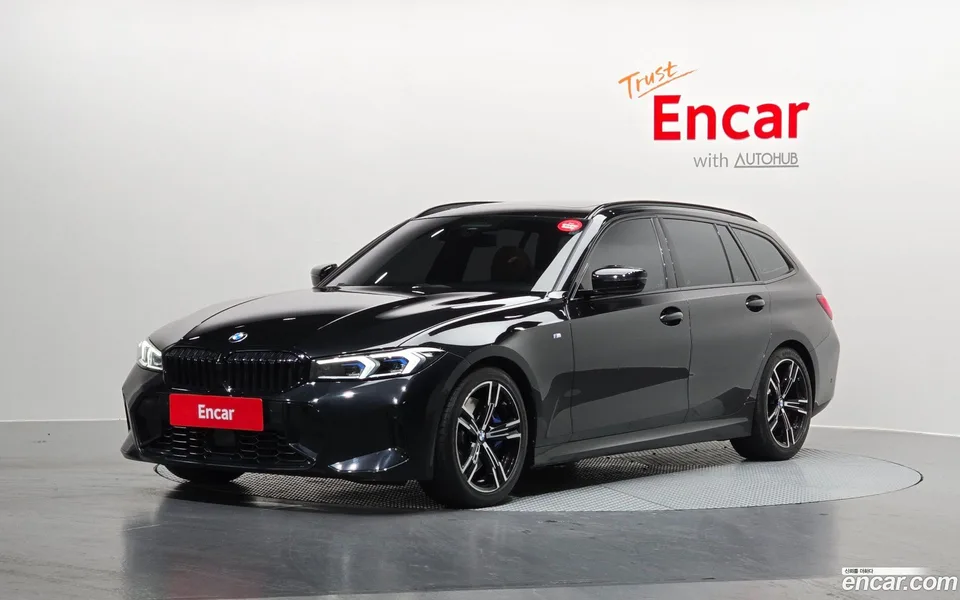 BMW 3 Series 320i M 2023 — фото 1, купить с доставкой в Москву