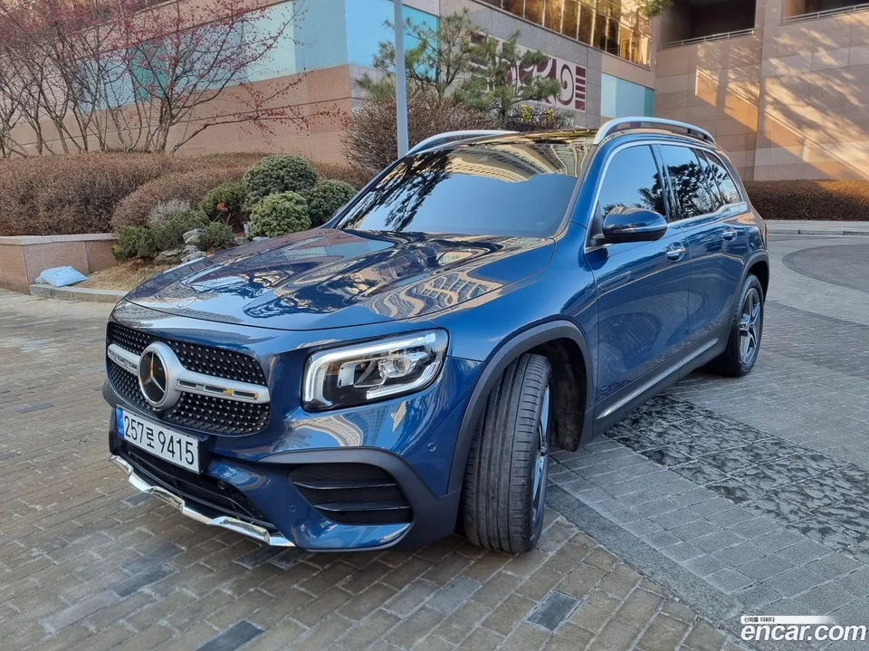 Mercedes-Benz GLB-Class GLB250 4MATIC 2023 — фото 1, купить с доставкой в Москву