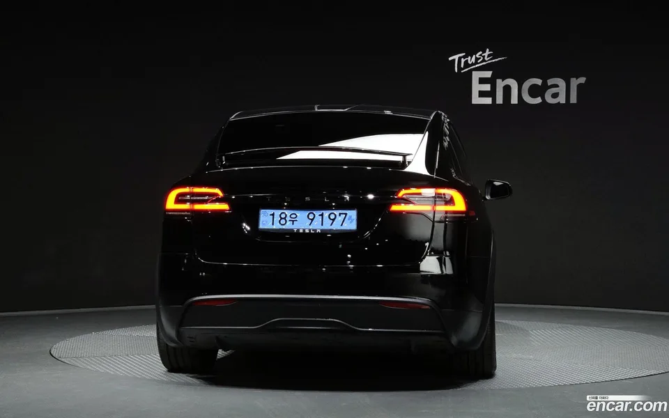 Tesla Model X 2023 — миниатюра 4
