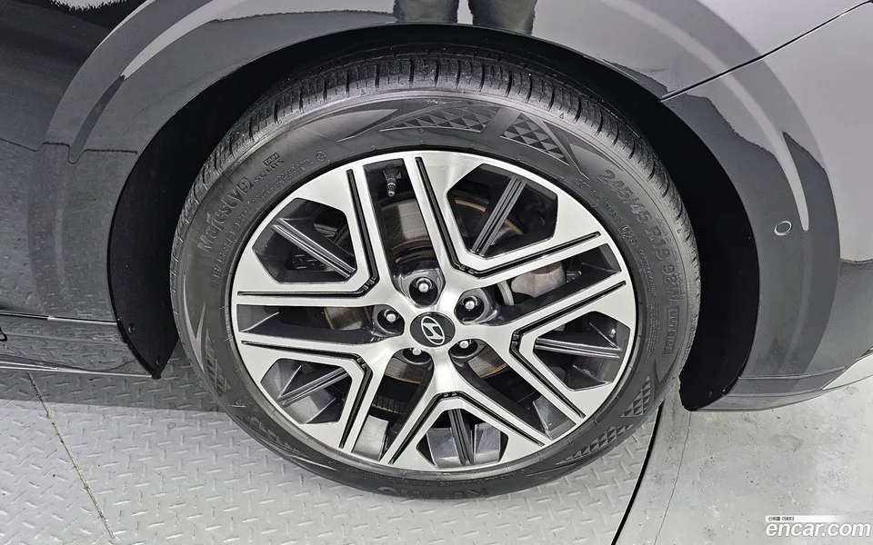 Hyundai Grandeur 2.5 2WD 2023 — миниатюра 2
