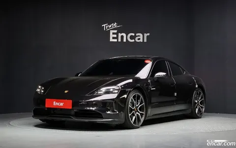 Porsche Taycan 2024 купить в Москве