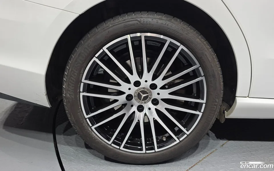 Mercedes-Benz C-Class C200 2022 — миниатюра 2