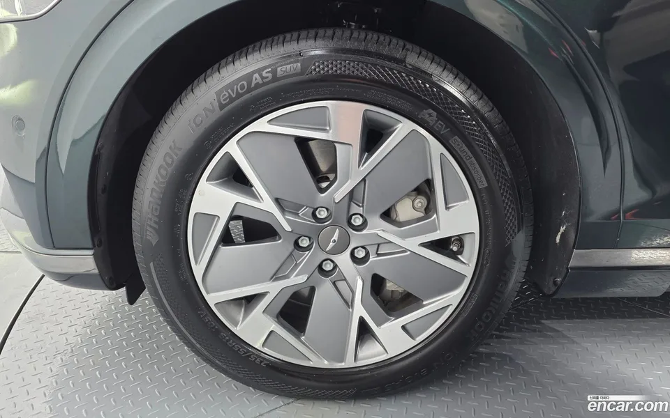 Genesis Electrified GV70 e-AWD 2022 — миниатюра 5