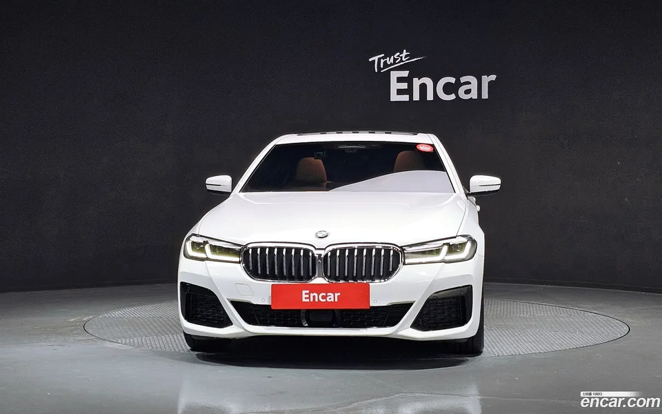 BMW 5 Series 520i M 2023 — миниатюра 3