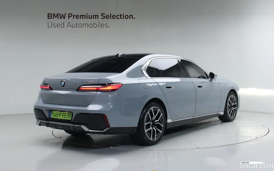 BMW 7 Series 740d xDrive M 2024 — миниатюра 4
