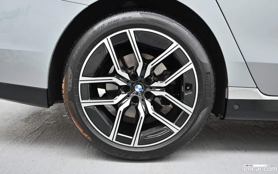 BMW 7 Series 740d xDrive M 2024 — миниатюра 5