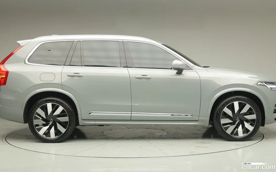 Volvo XC90 T8 2024 — миниатюра 4