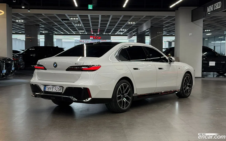 BMW 7 Series 740i xDrive M 2025 — миниатюра 2