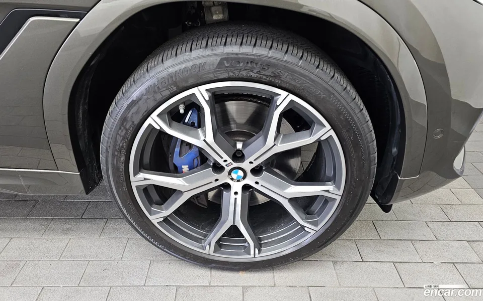 BMW X6 xDrive40i M 2022 — миниатюра 2