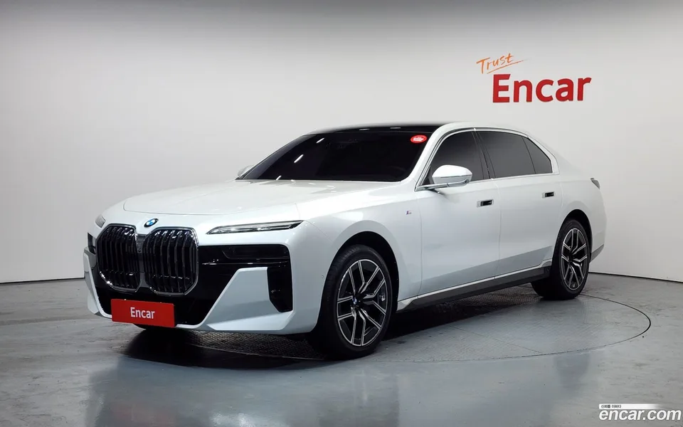 BMW 7 Series 740i xDrive M 2024 — фото 1, купить с доставкой в Москву