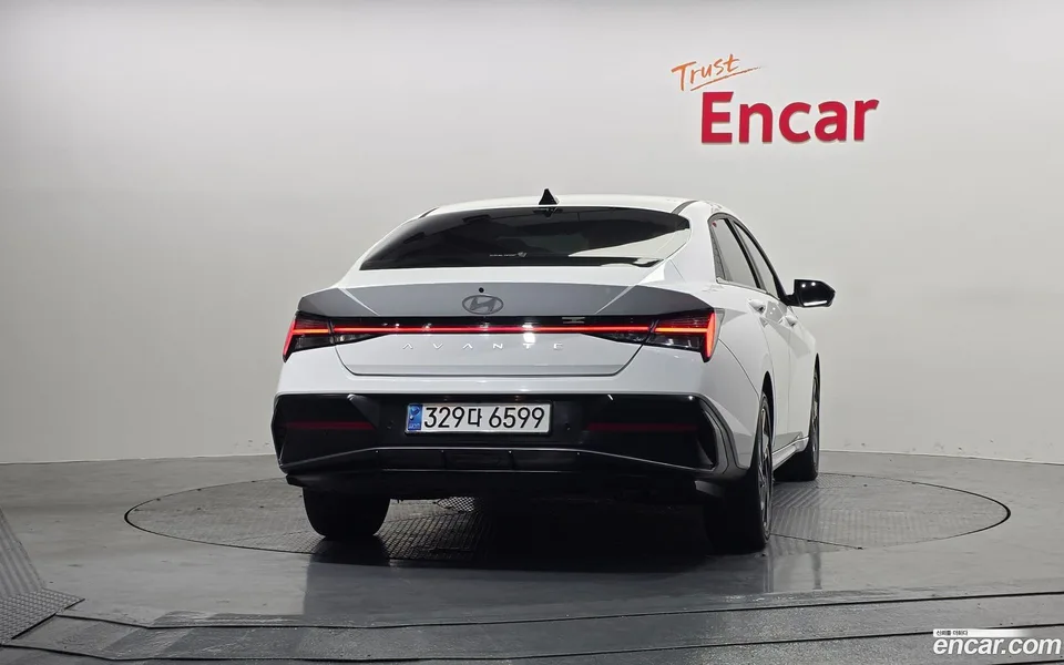 Hyundai Avante CN7 Hybrid 2023 — миниатюра 4
