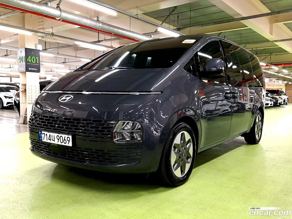 Hyundai Staria 4WD 11 2025 — фото 1, купить с доставкой в Москву
