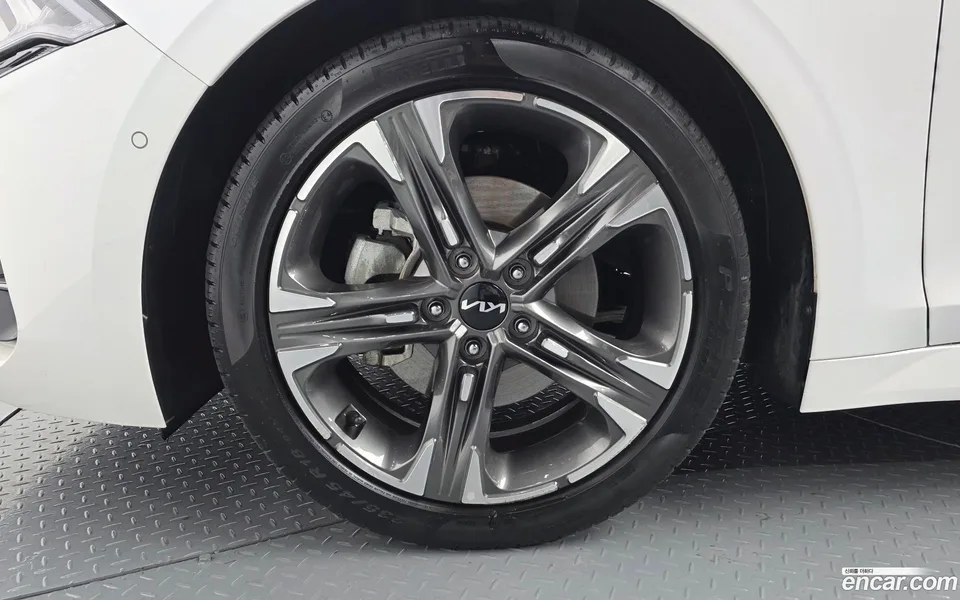 Kia K5 Hybrid 2023 — миниатюра 2
