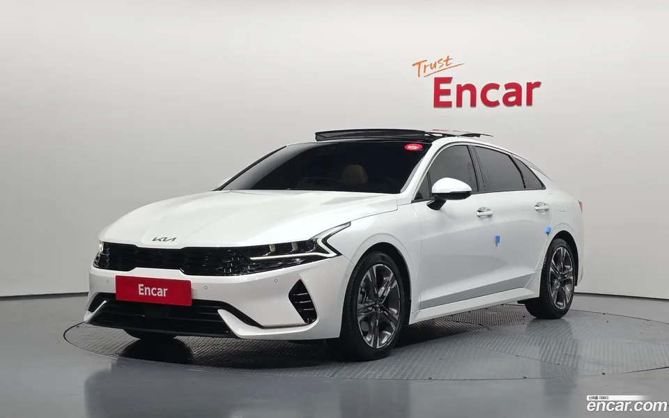 Kia K5 Hybrid 2023 — фото 1, купить с доставкой в Москву