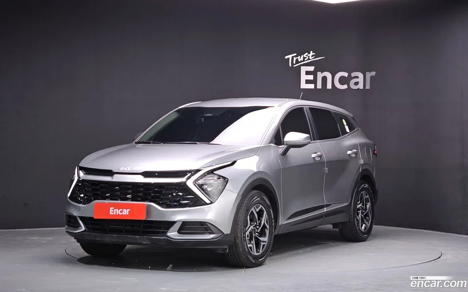 Kia Sportage 2.0 2WD 2023 — фото 1, купить с доставкой в Москву