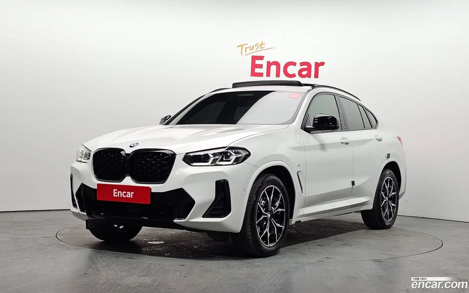 BMW X4 xDrive20i M 2022 — фото 1, купить с доставкой в Москву