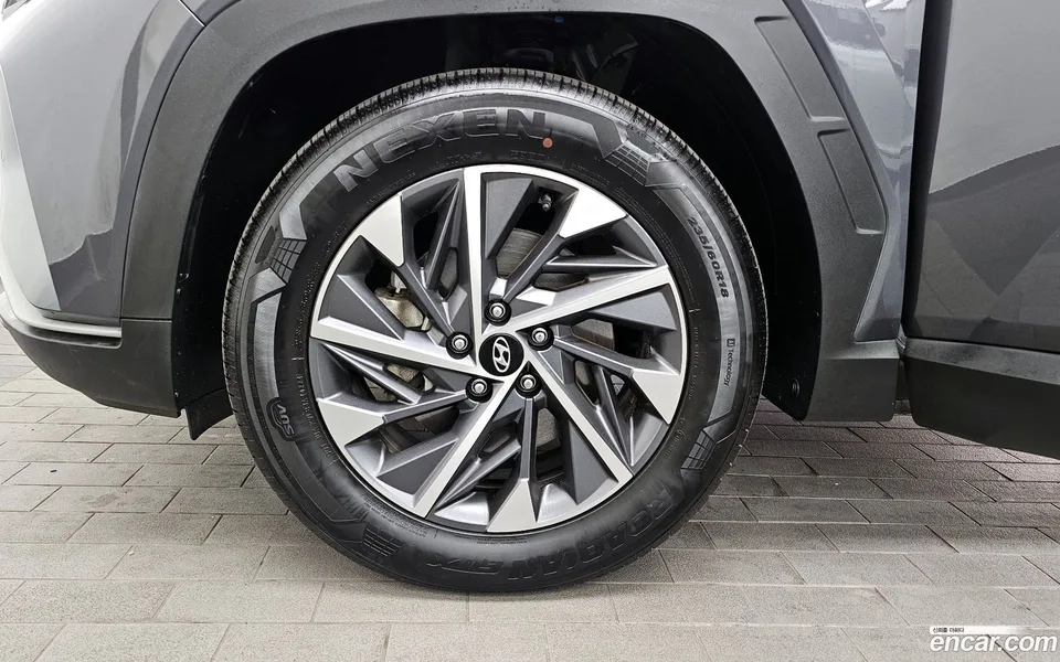 Hyundai Tucson 2.0 2WD 2022 — миниатюра 2