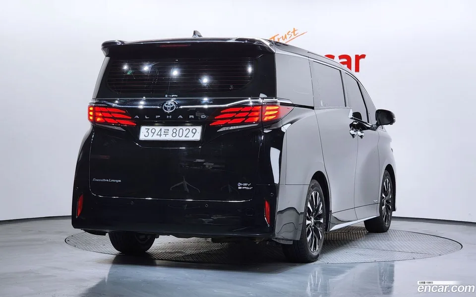 Toyota Alphard 2.5 HEV AWD 2024 — фото 1, купить с доставкой в Москву
