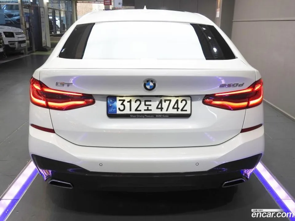 BMW 6 Series GT 620d M 2022 — миниатюра 4