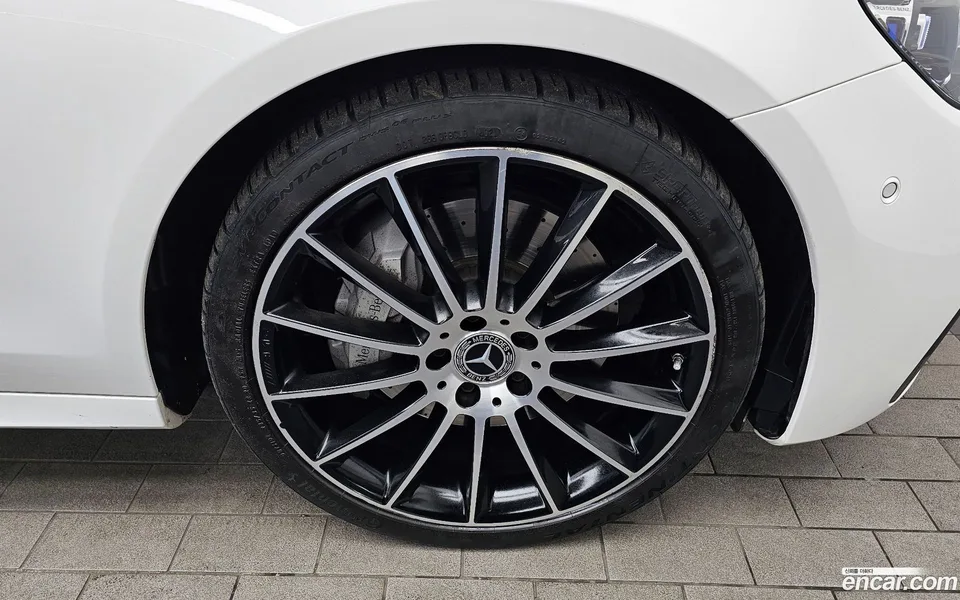 Mercedes-Benz E-Class E350 4MATIC AMG Line 2023 — миниатюра 2