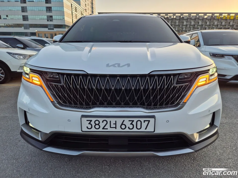 Kia Carnival 9 2022 — фото 1, купить с доставкой в Москву