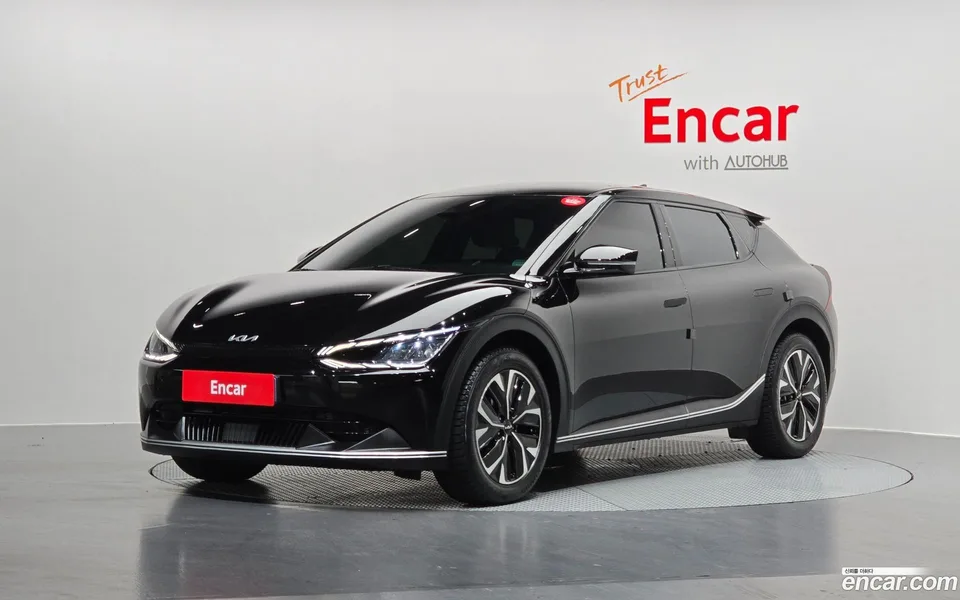 Kia EV6 2023 — фото 1, купить с доставкой в Москву