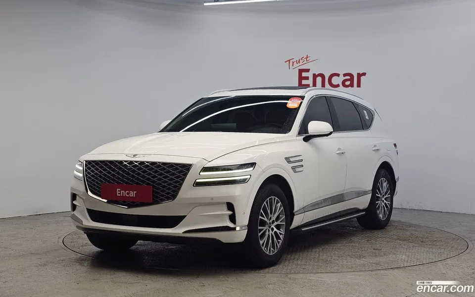 Genesis GV80 2.5T 2WD 2022 — фото 1, купить с доставкой в Москву