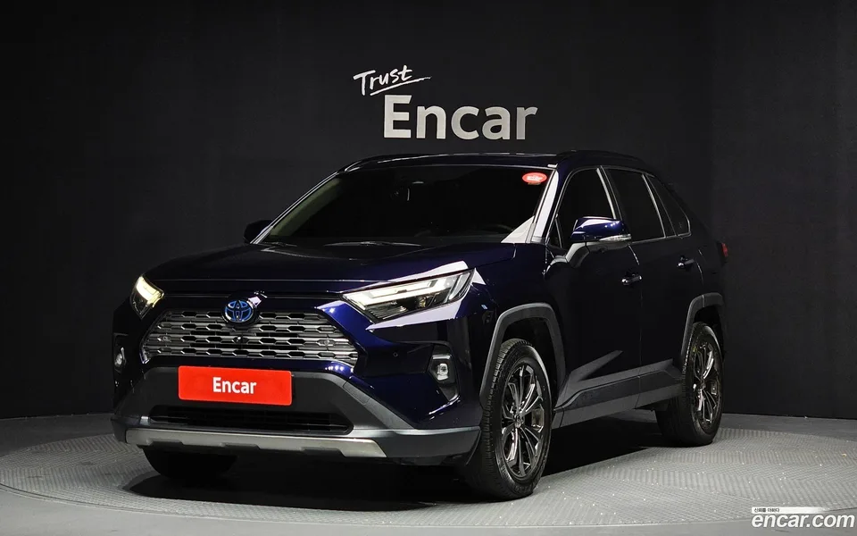 Toyota RAV4 2.5 4WD 2022 — фото 1, купить с доставкой в Москву