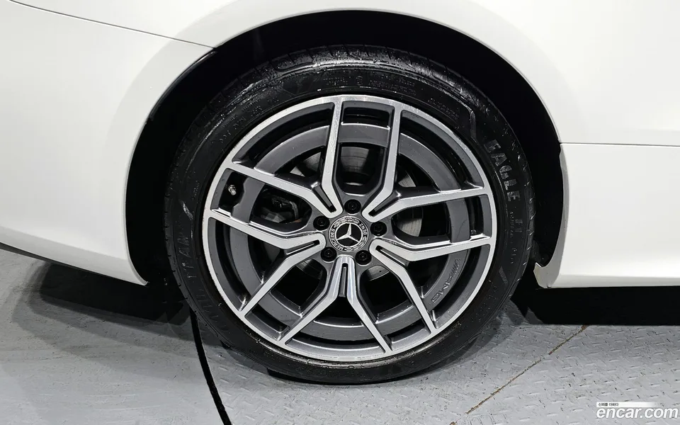 Mercedes-Benz E-Class E300d 4MATIC 2022 — миниатюра 2