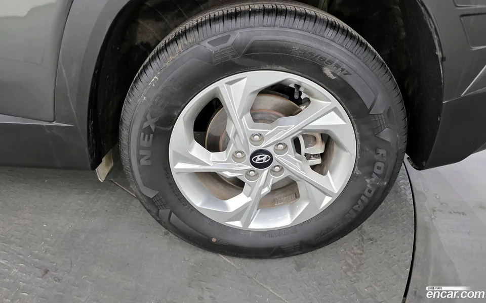 Hyundai Tucson 2.0 4WD 2023 — thumbnail 2