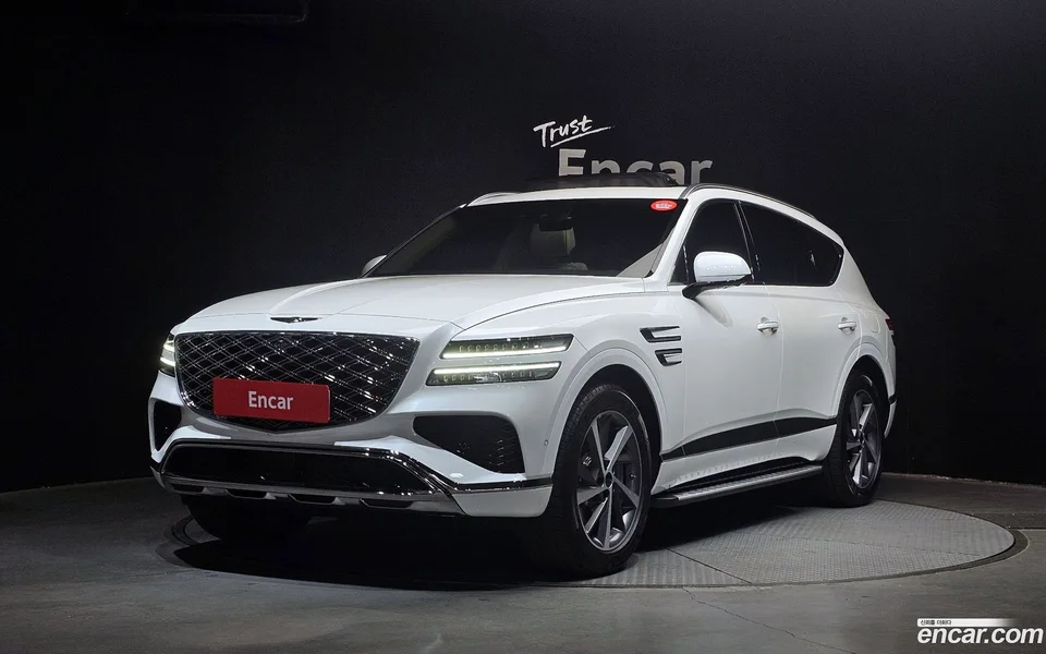Genesis GV80 2.5T 2WD 2024 — фото 1, купить с доставкой в Москву