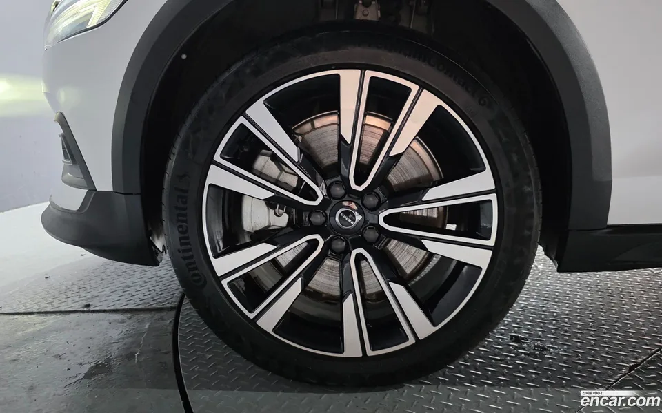 Volvo V60 Cross Country B5 AWD 2022 — миниатюра 2