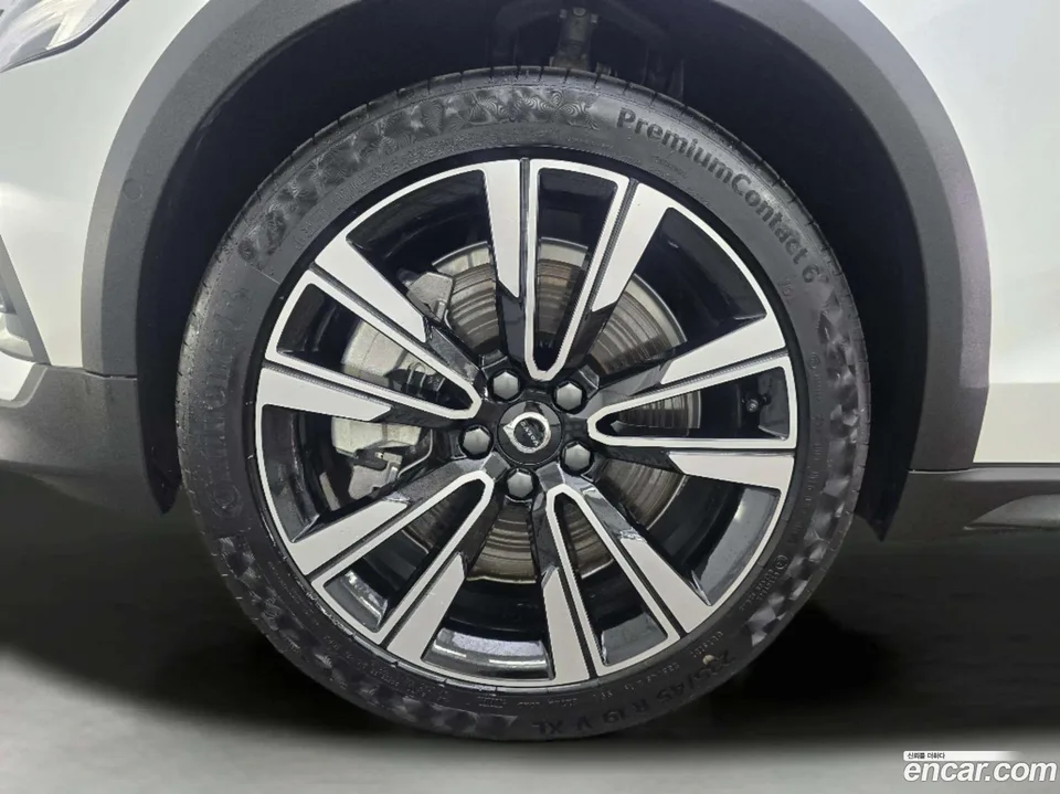 Volvo V60 Cross Country B5 AWD 2025 — миниатюра 2