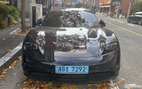 Porsche Taycan 2023 buy in Moscow
