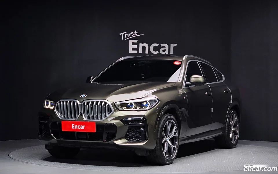 BMW X6 xDrive40i M 2022 — фото 1, купить с доставкой в Москву