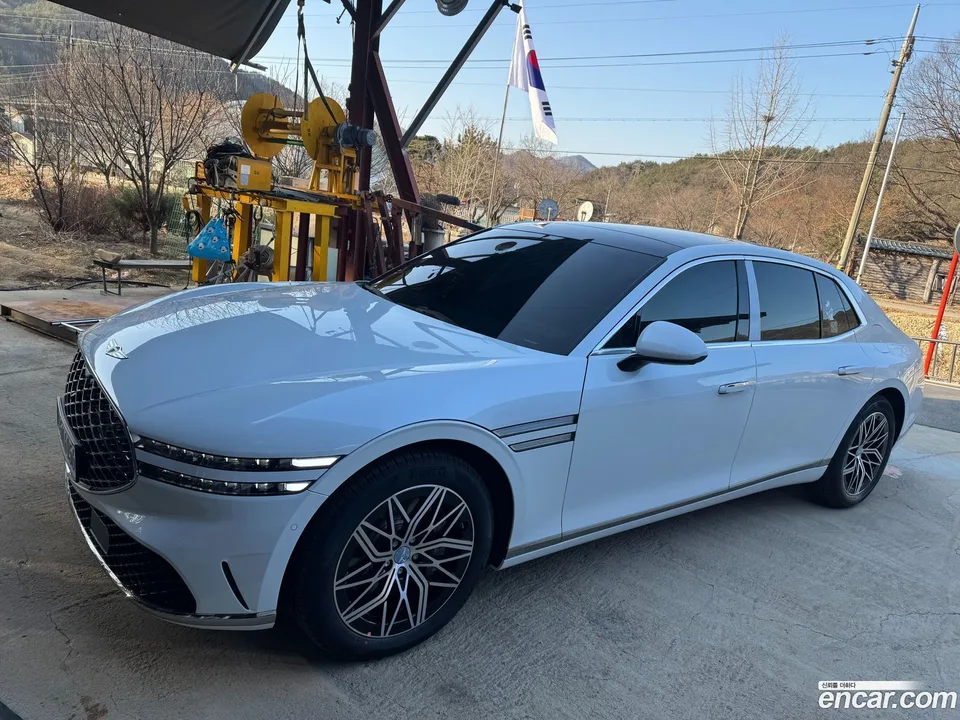 Genesis G90 3.5 AWD 2026 — photo 1, buy with delivery to Moscow