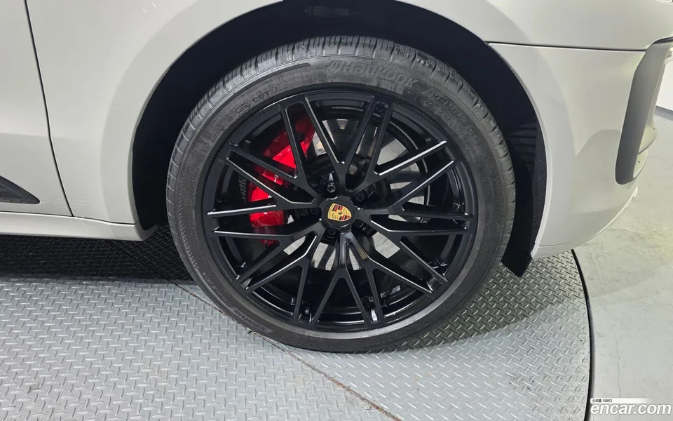 Porsche Macan 2.9 GTS 2022 — миниатюра 2