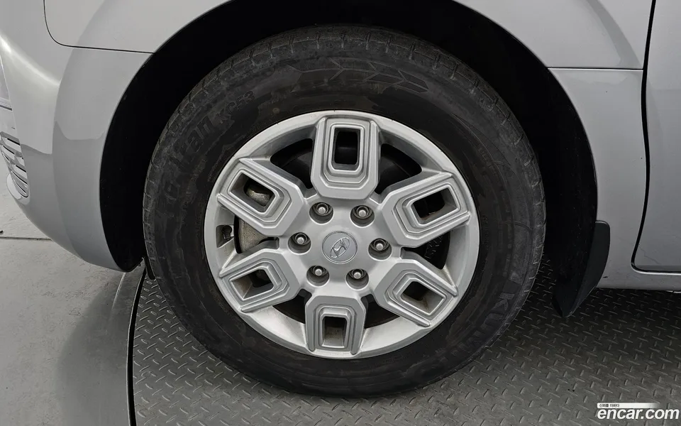 Hyundai Staria 4WD 9 2022 — миниатюра 2