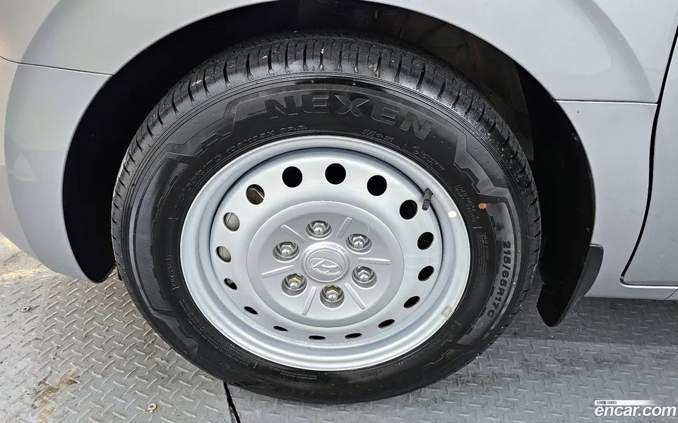 Hyundai Staria 3 2023 — миниатюра 2