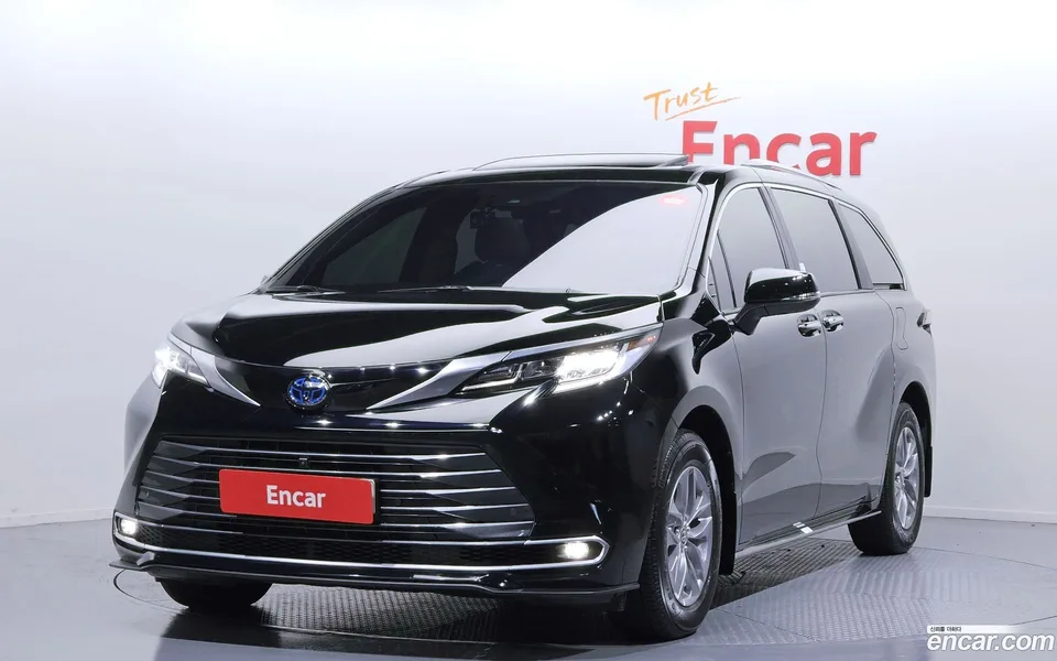 Toyota Sienna 2.5 AWD 2024 — фото 1, купить с доставкой в Москву